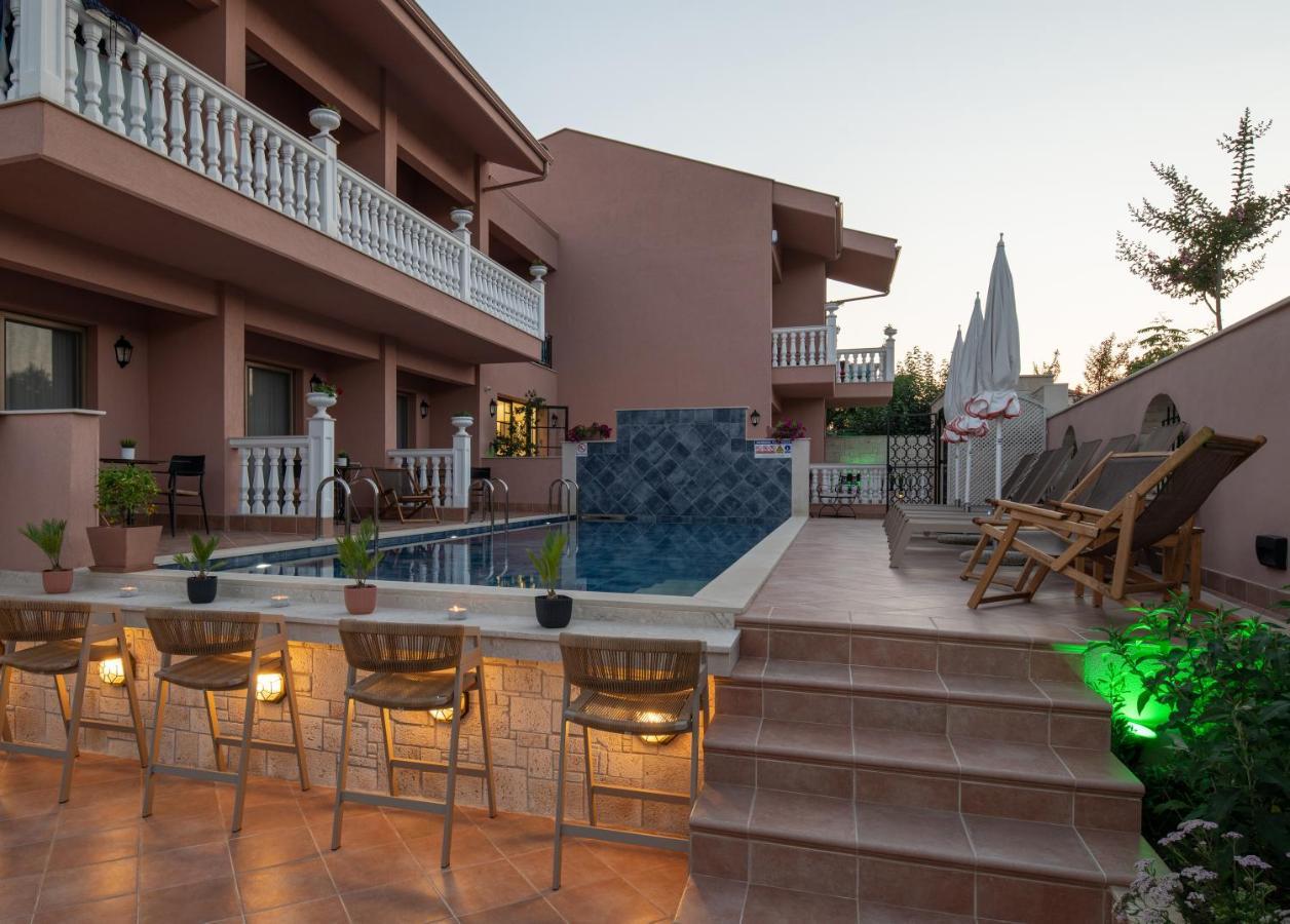 Kseynasa Suites Nikiti  Exterior photo