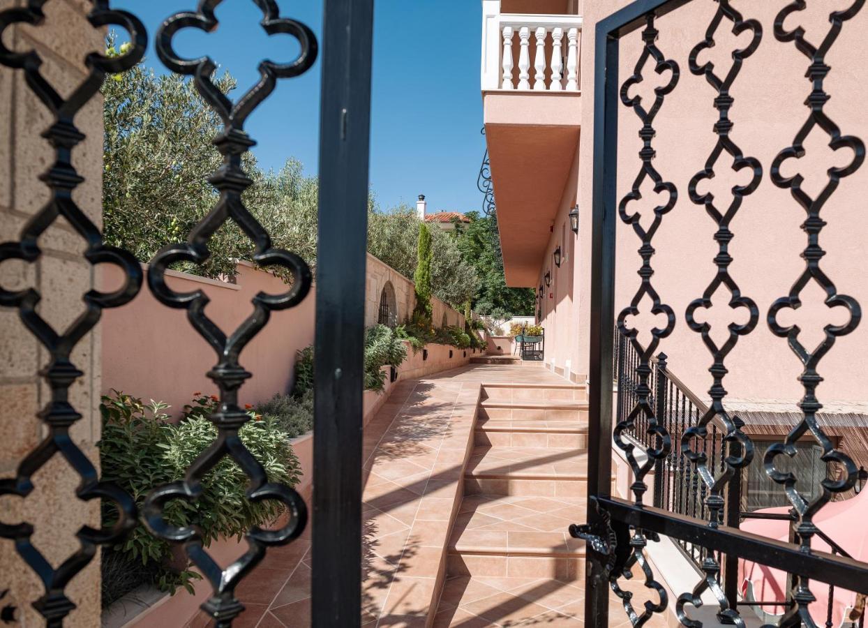 Kseynasa Suites Nikiti  Exterior photo