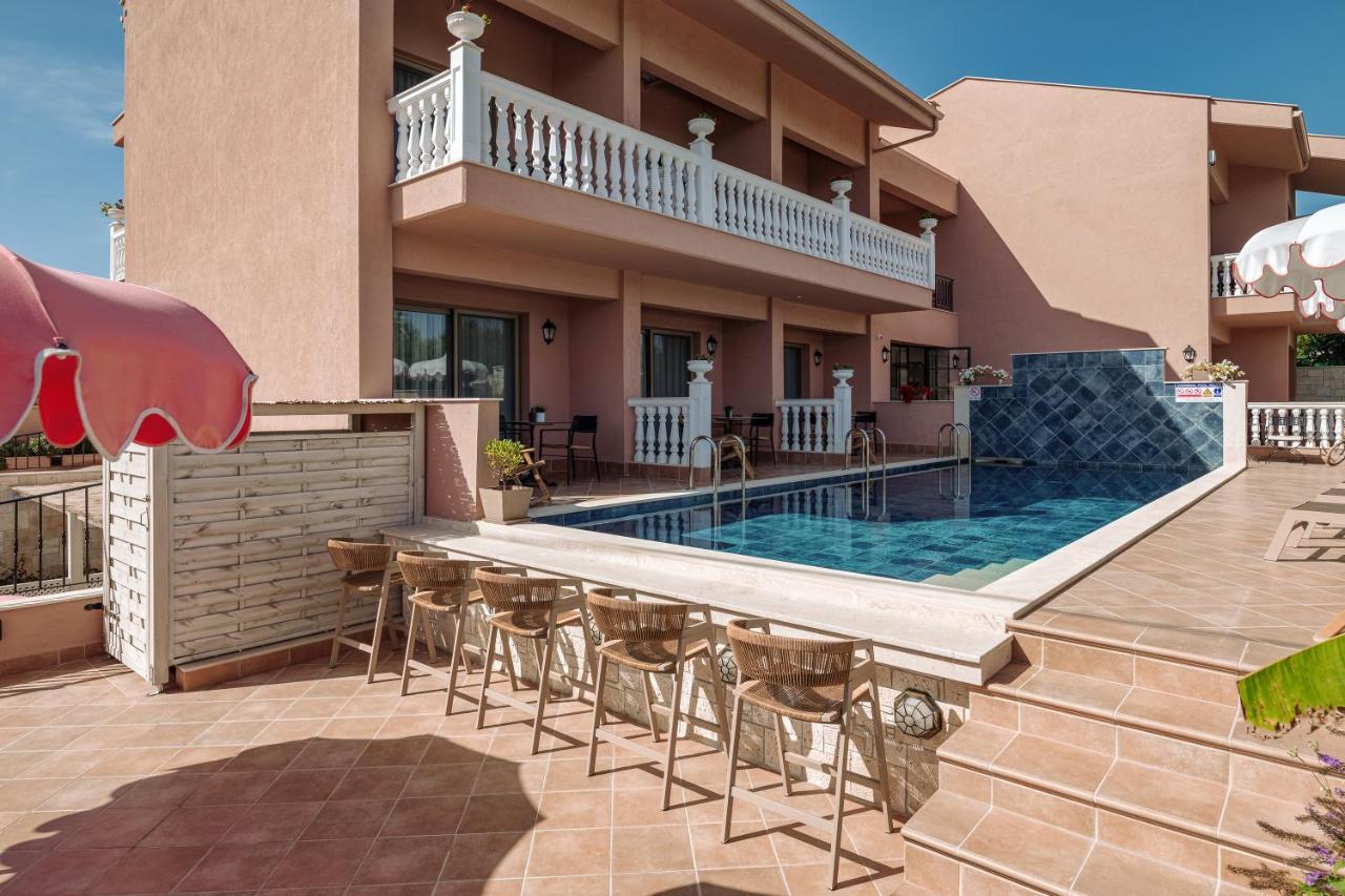 Kseynasa Suites Nikiti  Exterior photo